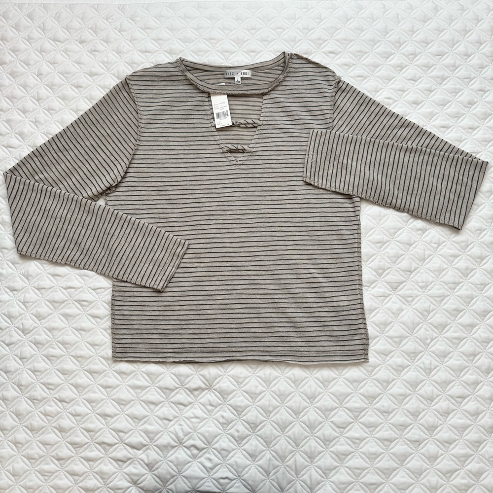 NWT Fitz + Eddi Buckle Y2K Gray Green Stripe Long Sleeve V-Neck Ladder Cut Sz L